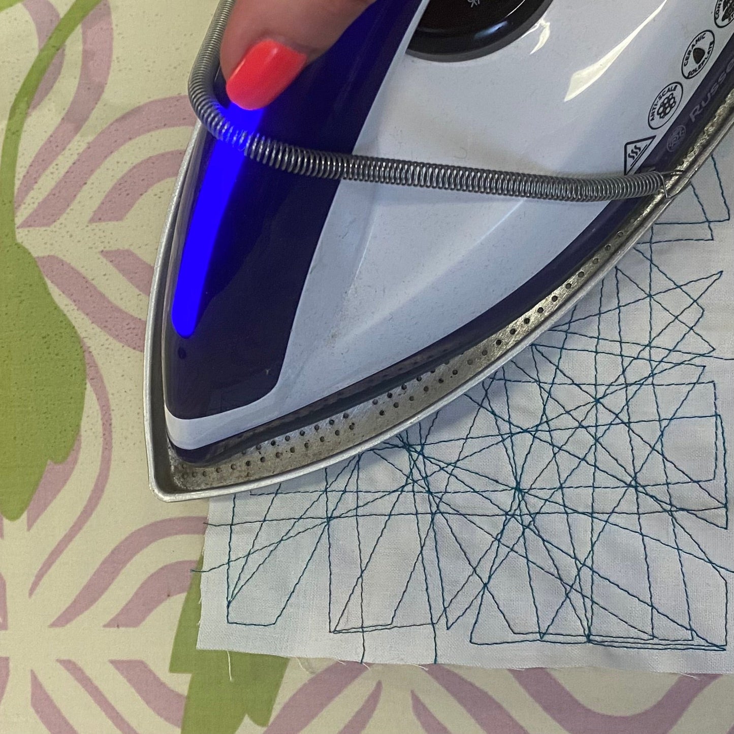 Come and Try Sewing! Absolute Beginner Sewing Xmas Workshop (1.5 hours)